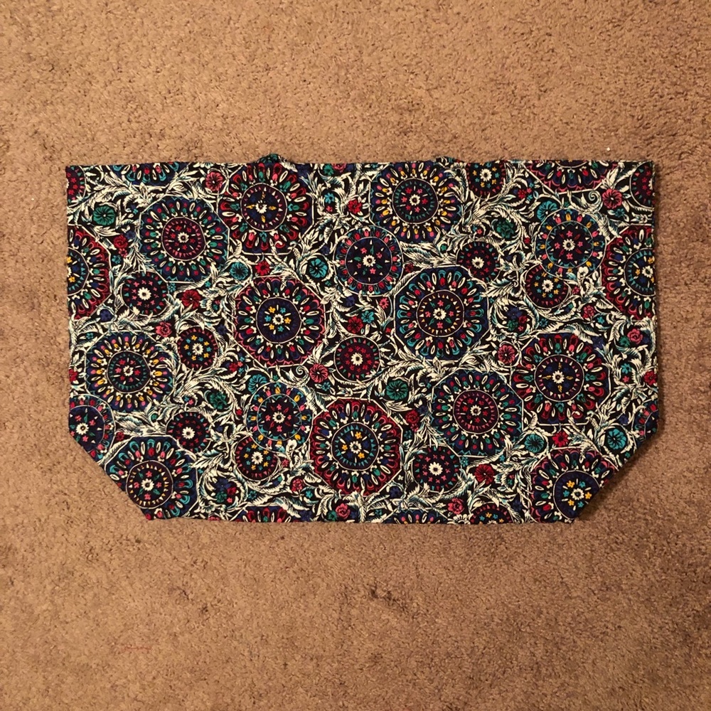 Vera Bradley Grand Tote NWT - Picture 3 of 5